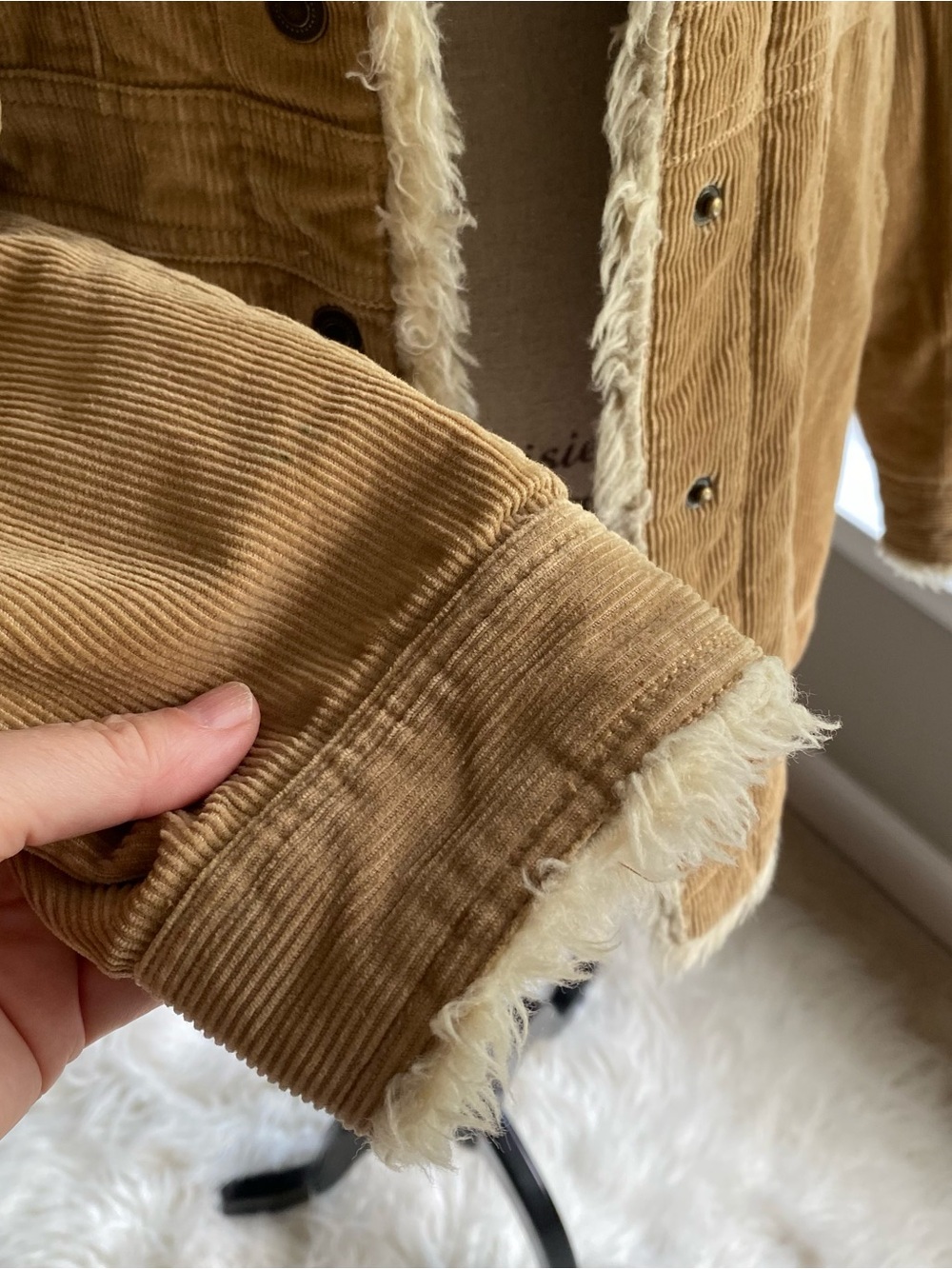 Vintage New York Classics Tan Corduroy Jacket with Cream Sherpa Lining EUC - Picture 3 of 15